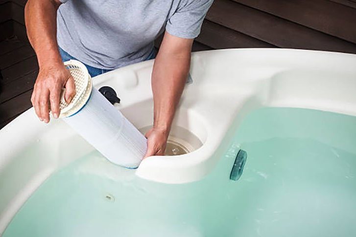 How to Clean a Hot Tub Filter 3