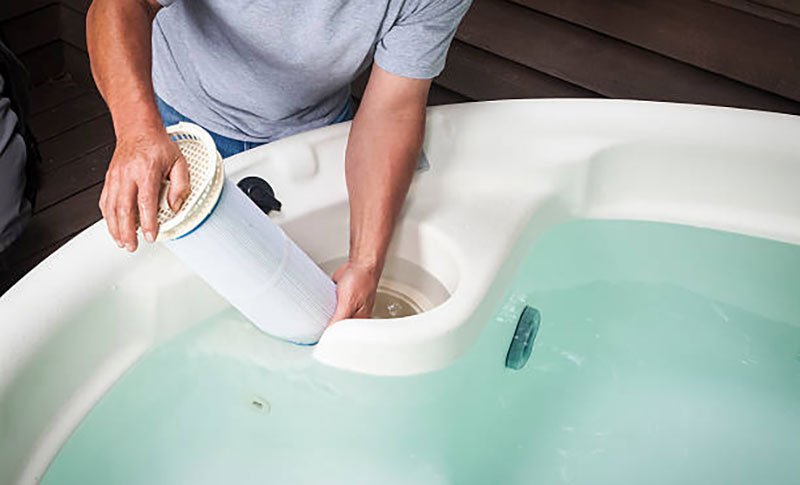 How to Clean a Hot Tub Filter 3